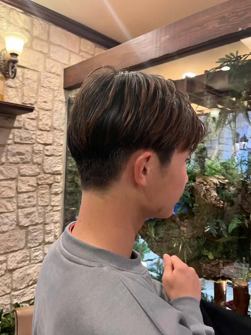 ショート メンズ 縮毛矯正／艶カラー アオキタイキのヘアスタイル