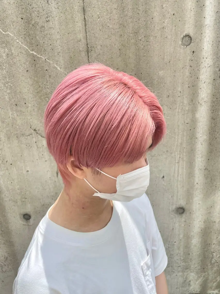 ショート カラー ピンクカラー ホワイトピンク 小島 海斗のヘアスタイル