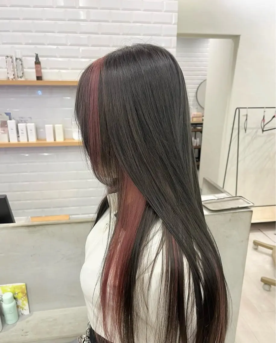 ロング カラー インナーカラー ピンクカラー 谷口晴美　ピンク / 透明感カラーのヘアスタイル