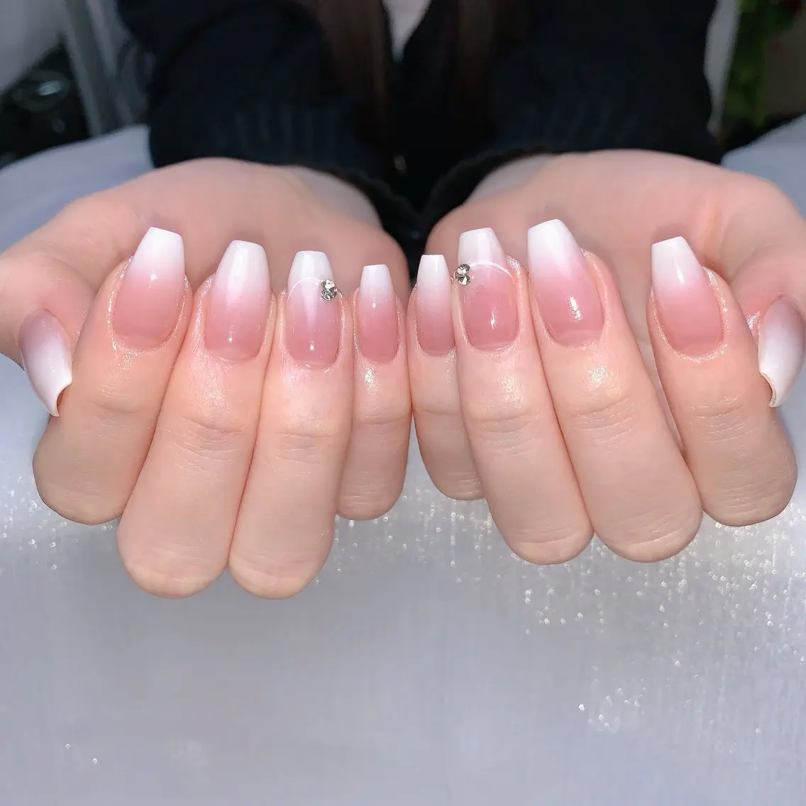ネイル ボルドー チークネイル キラキラネイル マグネットネイル ニュアンスネイル MaiBeauty Niのネイルデザイン