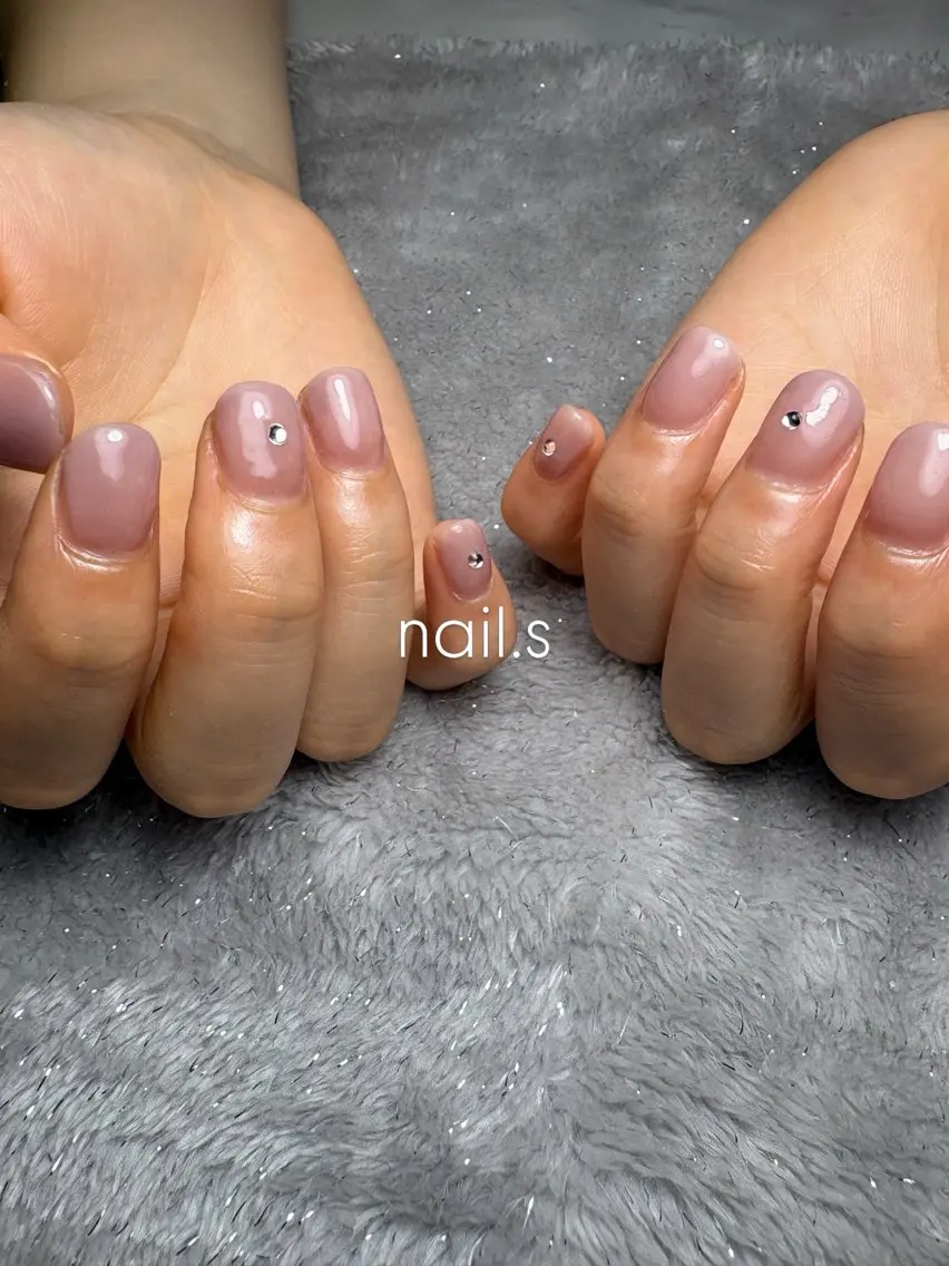 ネイル グラデーション オフィスネイル ショートネイル シンプルネイル ストーンネイル ハンドネイル nail.s misatoのネイルデザイン