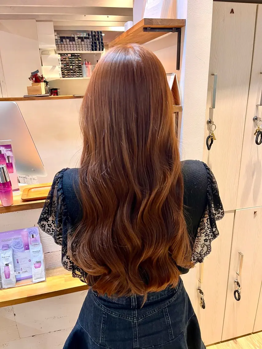 ロング ヘアアレンジ オレンジブラウン くびれヘア カット ヘアカラー トリートメント 髪質改善 高橋 勇樹のヘアスタイル