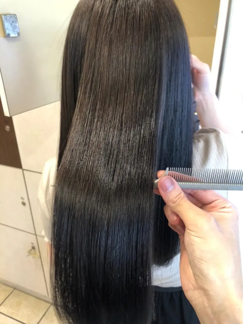 【オススメ・自然な仕上がり】カット+コスメ縮毛矯正orストレートパーマ+薬剤除去の写真