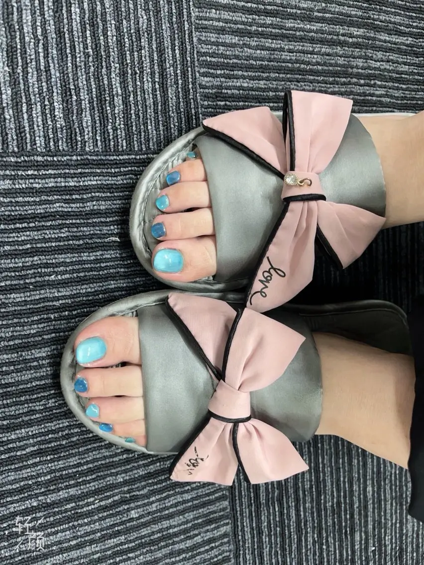 【２級持ちネイリスト】オフ無しフットワンカラー(2色可能)¥3680の写真