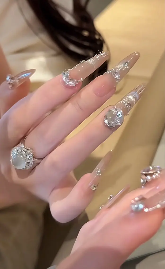 ネイル ハンドネイル 伊藤 仙奈のネイルデザイン