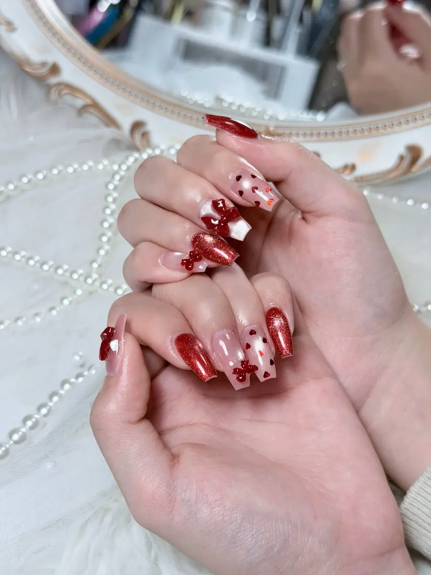 ネイル オーロラネイル ボルドー ブラウン 氷ネイル・うるうるネイル キラキラネイル ハンドネイル Julli NailStudioのネイルデザイン