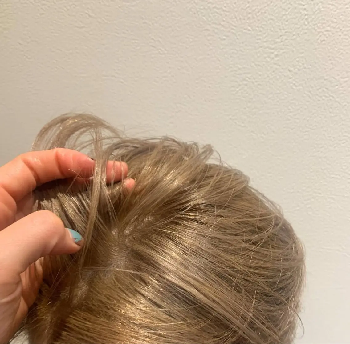 ショート カラー ベージュカラー ブリーチ 松崎 めいのヘアスタイル