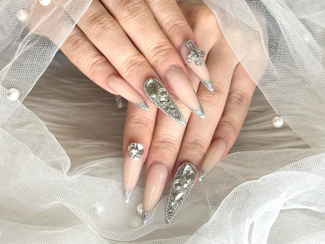ネイル シンプルネイル ハンドネイル LUCAS 千葉 AOI💅🏾💕のネイルデザイン