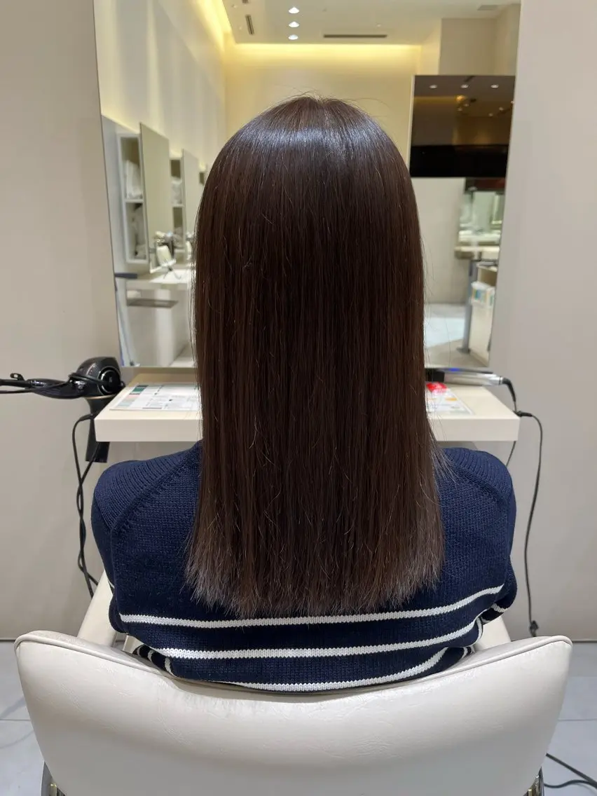 セミロング カラー アッシュ ブラウンカラー k-two 関 七海のヘアスタイル