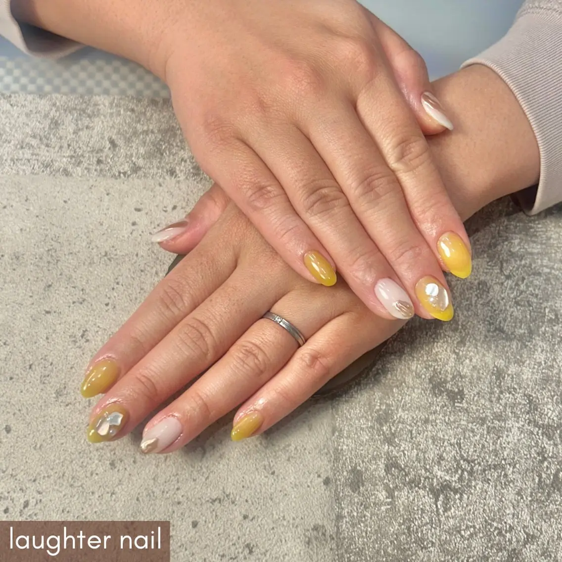 ネイル アートネイル 長さ出し ジェルネイル キラキラネイル 持ち込み laughter nailのネイルデザイン