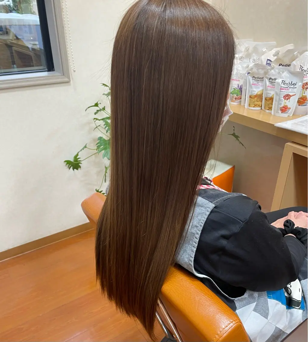 ロング カラー 小島 愛のヘアスタイル