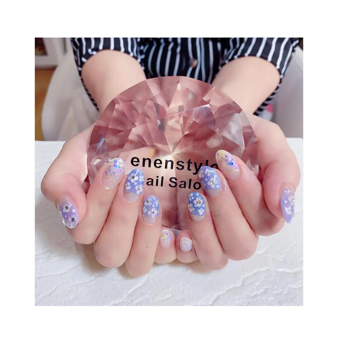 ミディアム ネイル ハンドネイル 🐾enen style 🐾のネイルデザイン