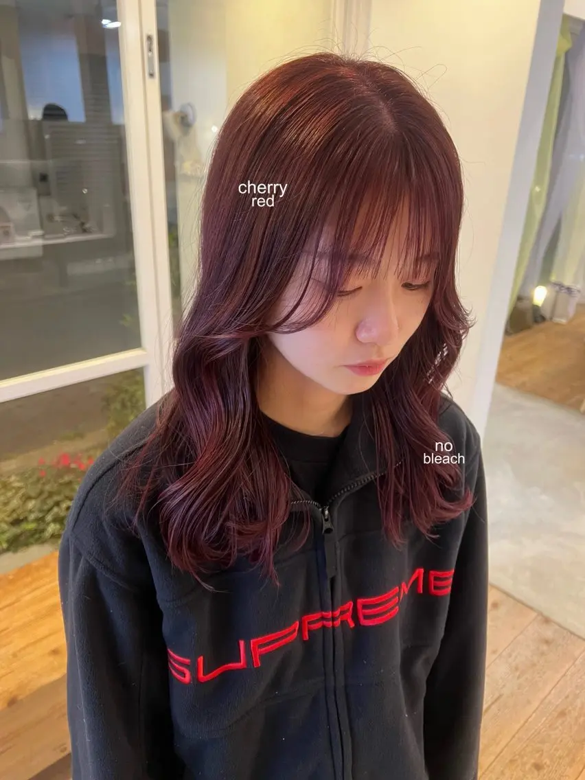 ミディアム カラー ミディアムパーマ ブリーチ ダブルカラー イヤリングカラー ハイトーンカラー カット ヘアカラー トリートメント YARD.長田 唯のヘアスタイル