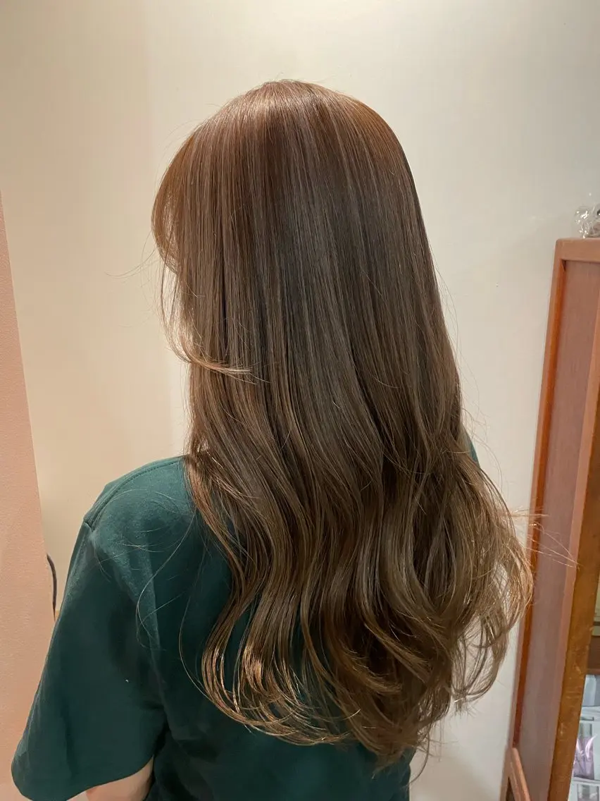 ロング カラー ブリーチ 透明感カラー ハイライトカラー ハイライト ゆるふわガーリーst yle🩰yuukaのヘアスタイル