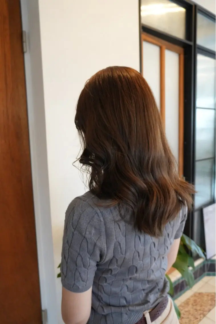 セミロング ヘアカラー ウチミズ サヤカのヘアスタイル