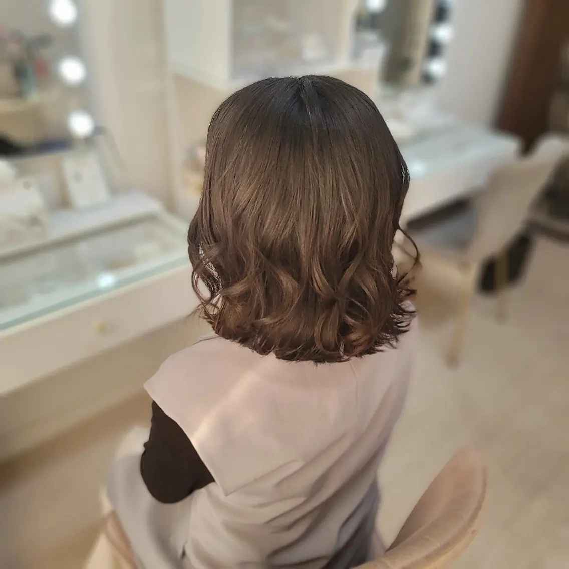 ミディアム ヘアアレンジ 外ハネヘア 渥美 寿美翔のヘアスタイル