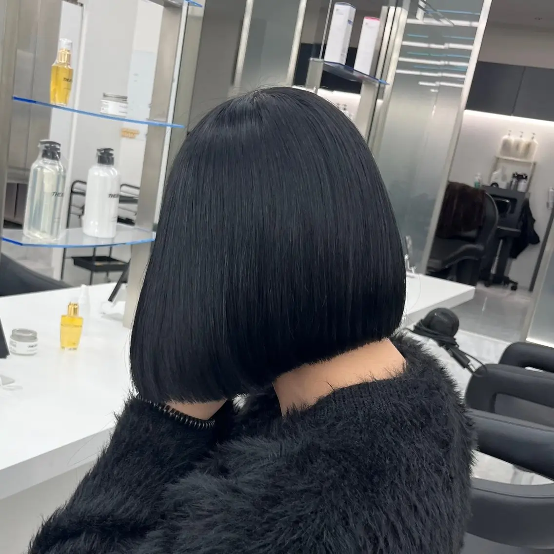 ミディアム カラー 黒髪 ブリーチ ブルーカラー ブルーブラック ダークグレー ヘアカラー トリートメント 天神/ケアブリーチ/ 髪質改善/上質艶髪のヘアスタイル