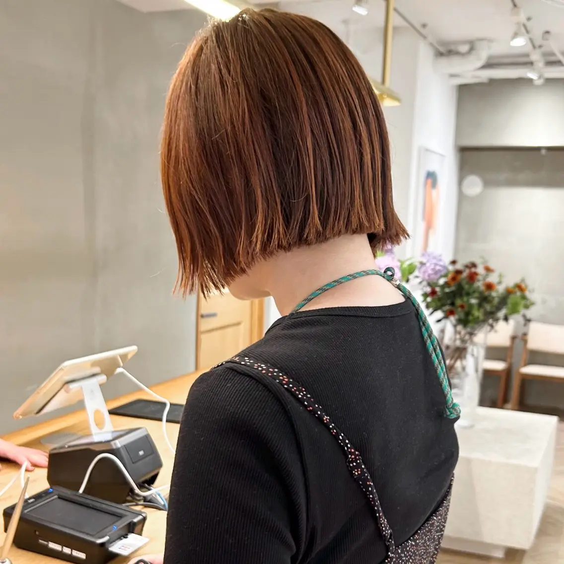 ミディアム カラー ブリーチ ブラウンカラー ブリーチなしカラー オレンジ レイヤーカット/栄/ 顔周り/キトウモエノのヘアスタイル