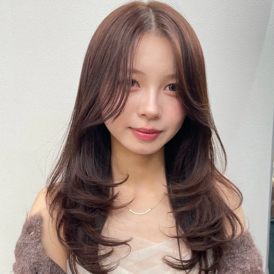 セミロング レイヤーカット minami🤎 レイヤーカットのヘアスタイル