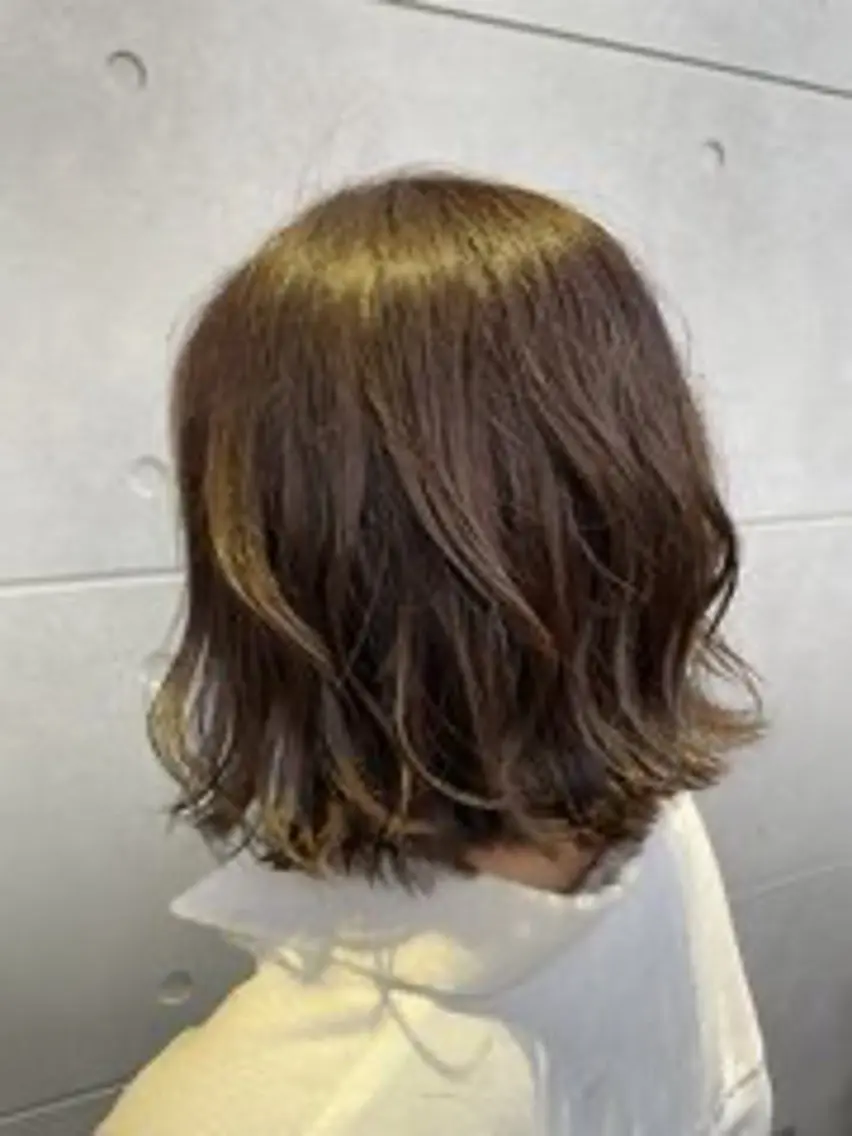 ミディアム カラー サイトウ ユリコのヘアスタイル