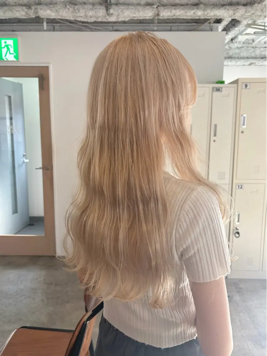 ロング カラー ベージュカラー ブリーチ ブロンド ブロンドベージュ ホワイトブロンド カット ヘアカラー トリートメント 中目黒🌼 🌼ハナのヘアスタイル