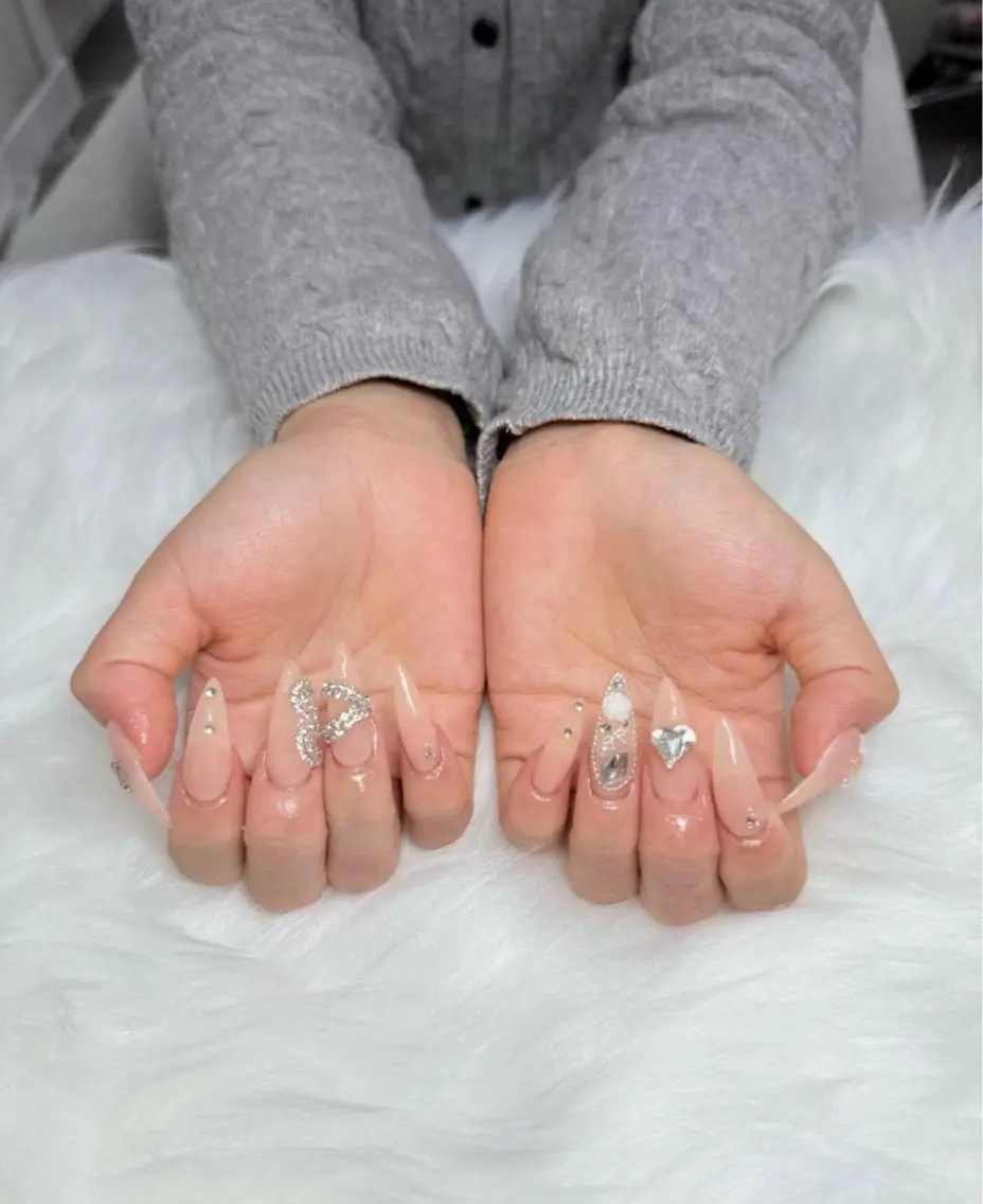 ネイル AURA NAIL 上前津のネイルデザイン