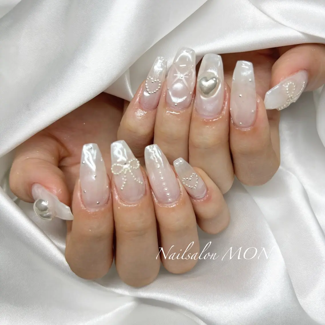 ネイル ストーンネイル ハンドネイル Nailsalon MONのネイルデザイン