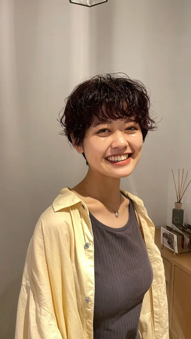 ショート パーマ 透け感カラー/ SUのヘアスタイル
