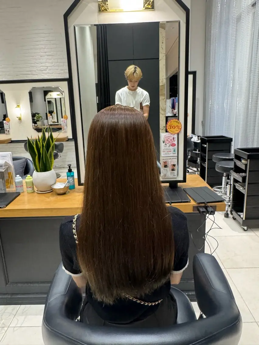 ロング カラー 透明感カラー グレージュ 伊志嶺 竜季のヘアスタイル