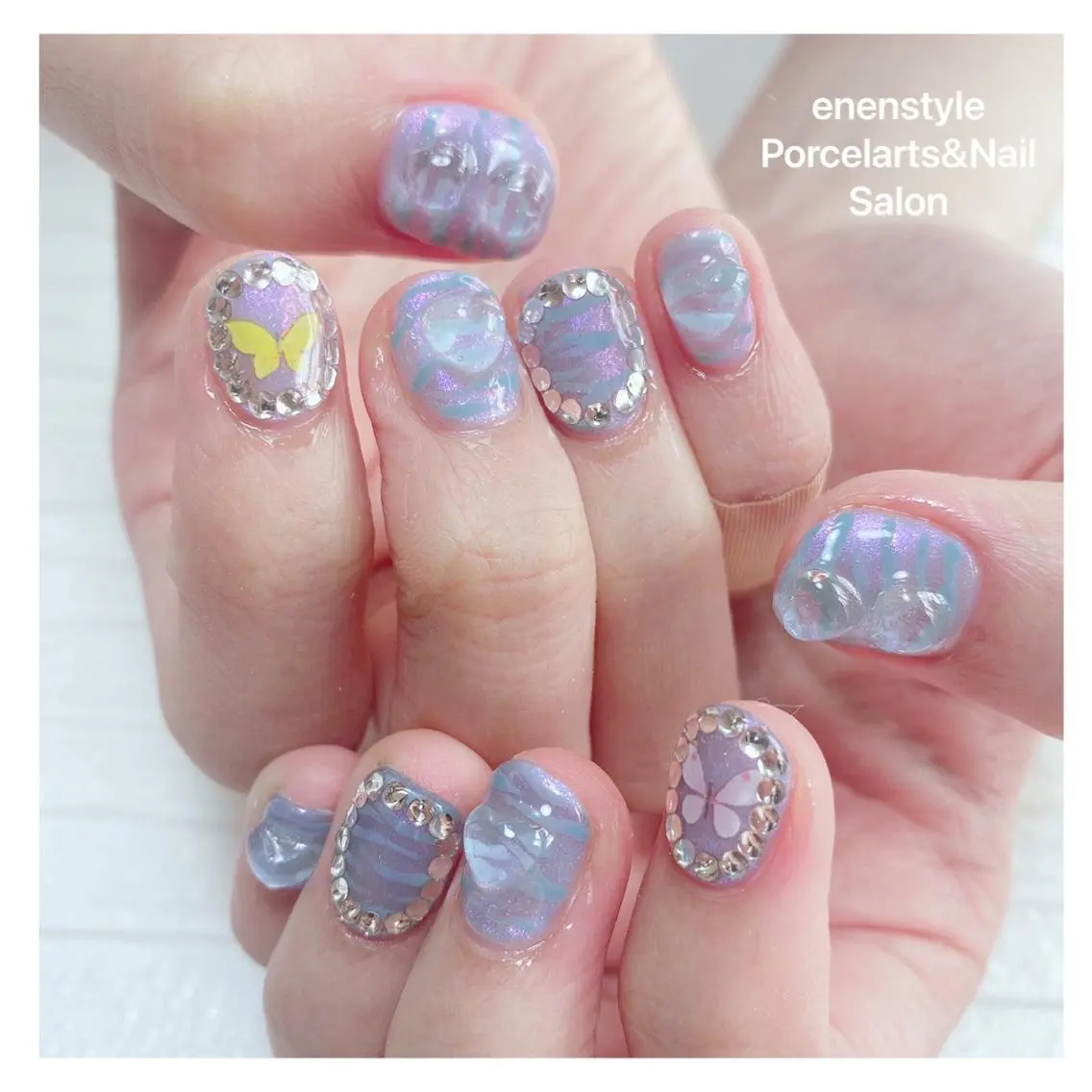 ミディアム ネイル ハンドネイル 🐾enen style 🐾のネイルデザイン