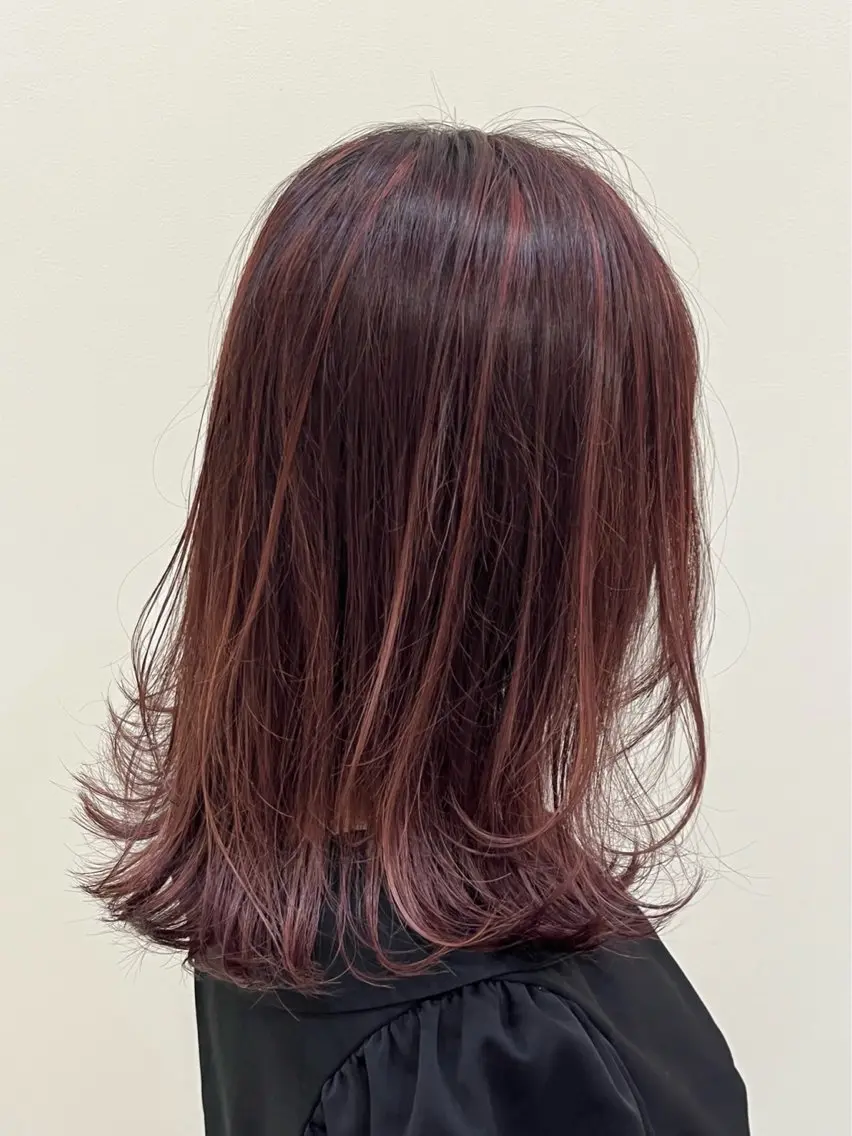 ミディアム レイヤーカット 西田 雪乃のヘアスタイル