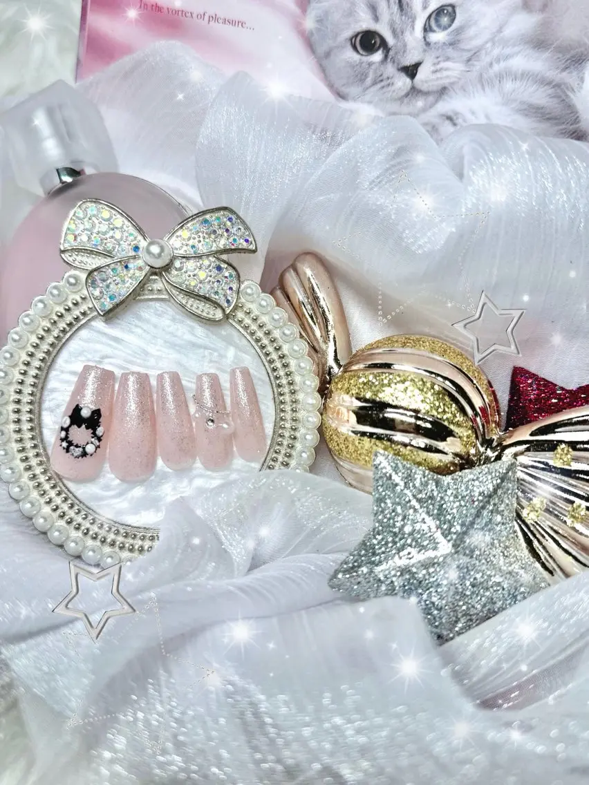 ネイル 冬ネイル クリスマス ハンドネイル 🎀Mai 🎀最短4/8🈳のネイルデザイン