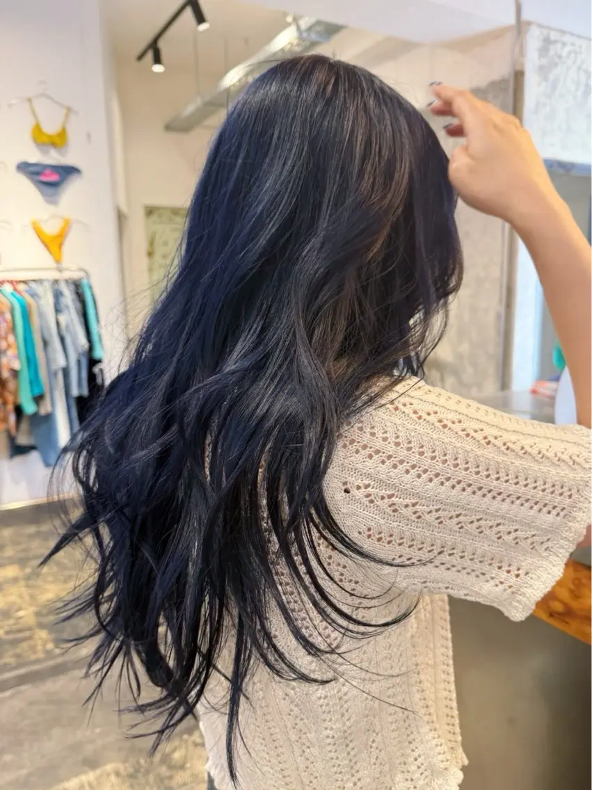 ロング カラー ロングレイヤー ブルーカラー ネイビーカラー レイヤーカット ロング カット ヘアカラー トリートメント hanami /名駅のヘアスタイル