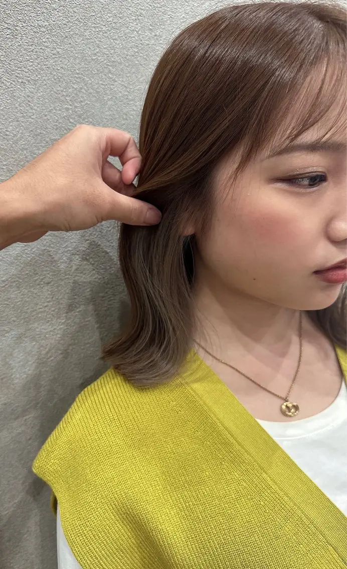 セミロング カラー イヤリングカラー カット ヘアカラー 鵜飼 真伍のヘアスタイル
