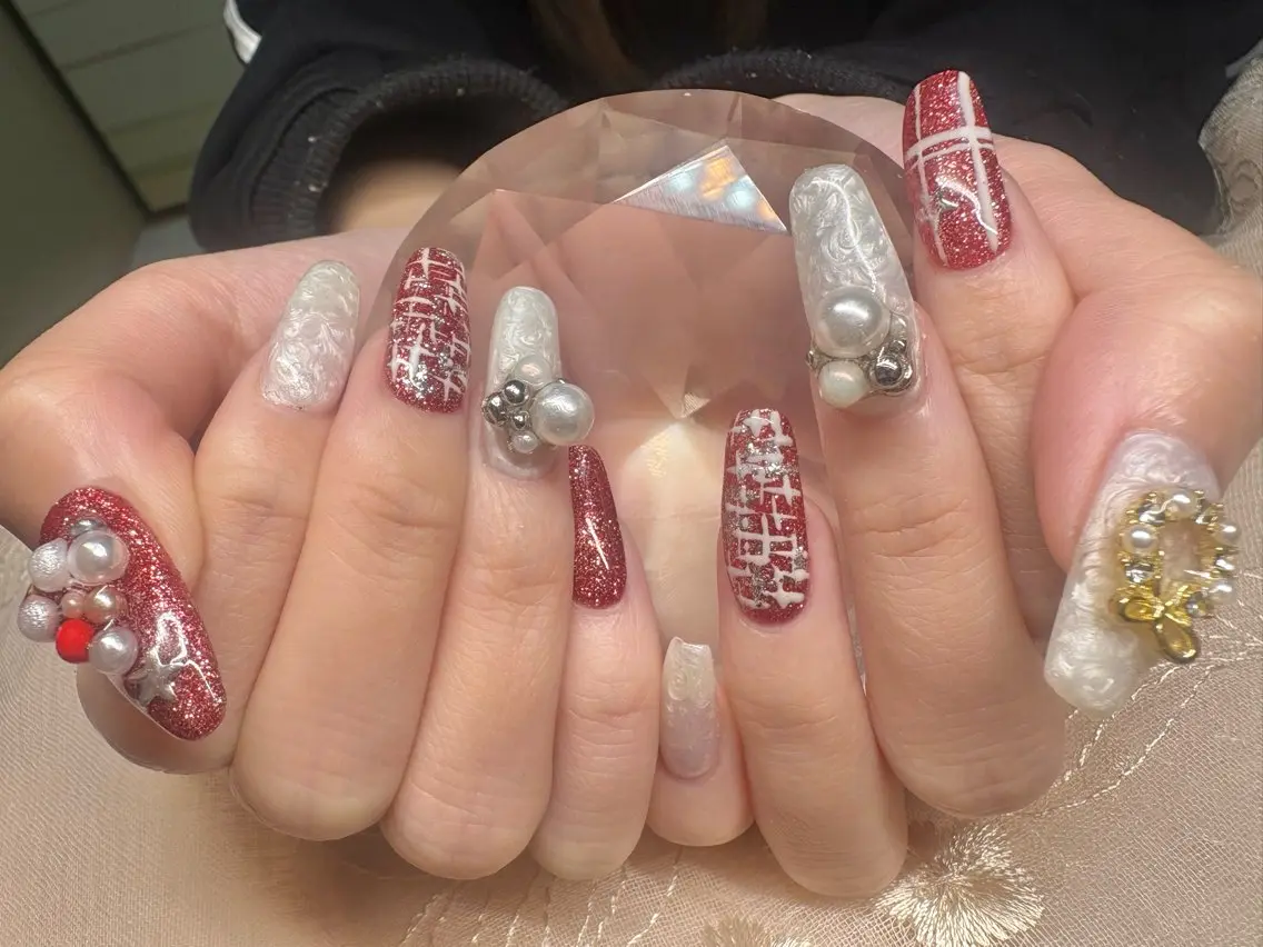 ネイル フラッシュネイル 赤色 冬ネイル クリスマス 新宿マグネット Mii Nailのネイルデザイン