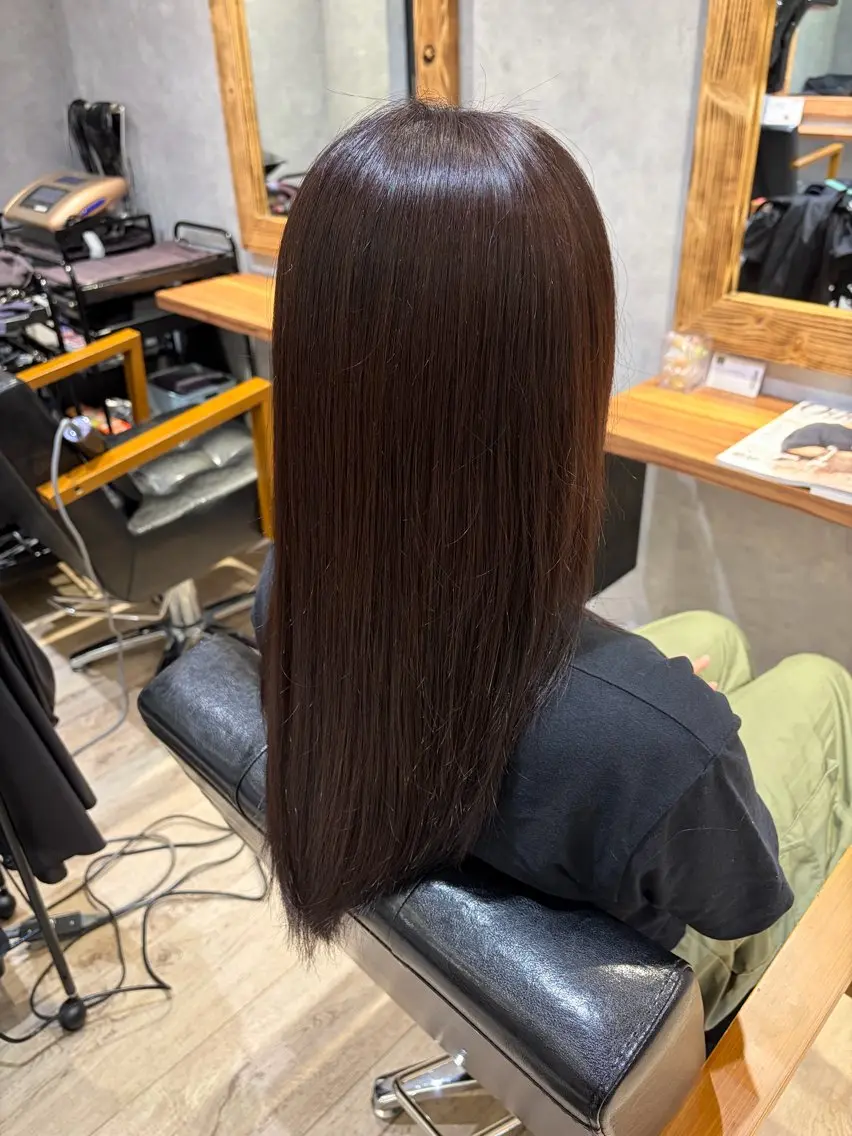 カラー Lynn Moana Renのヘアスタイル