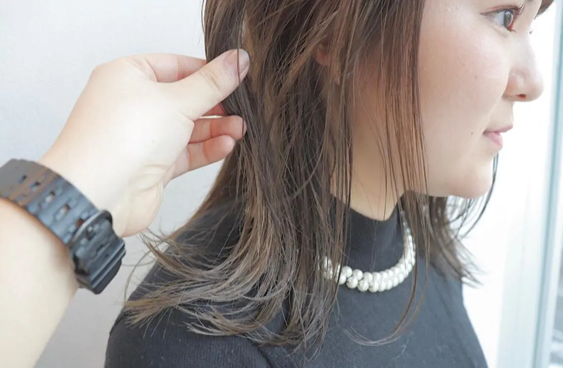 セミロング カラー AGU akariのヘアスタイル