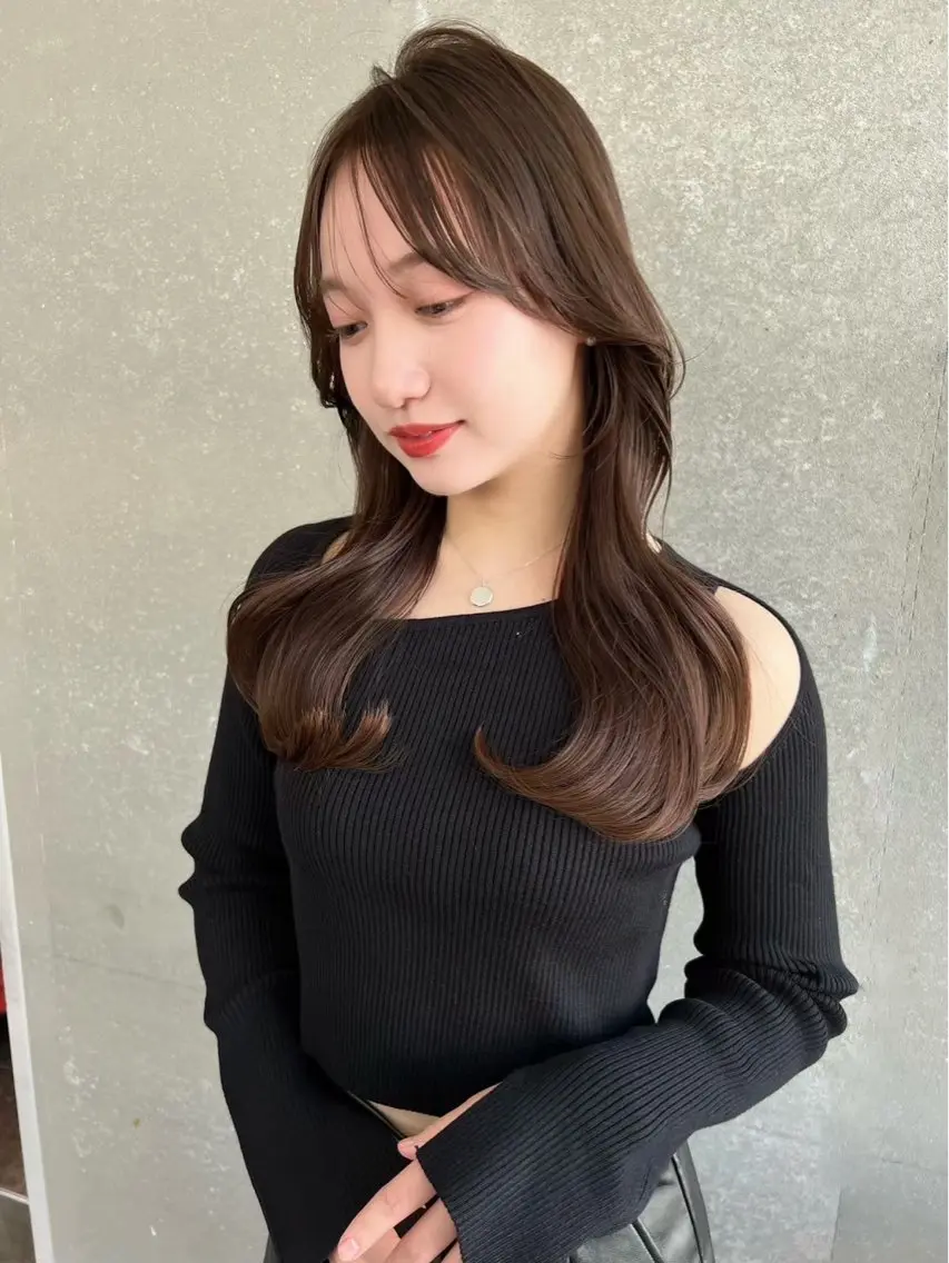 ミディアム くびれヘア 韓国風ヘア レイヤーカット シースルーバング カット ヘアカラー トリートメント 小顔レイヤー/顔周り 艶髪カラー/金山のヘアスタイル
