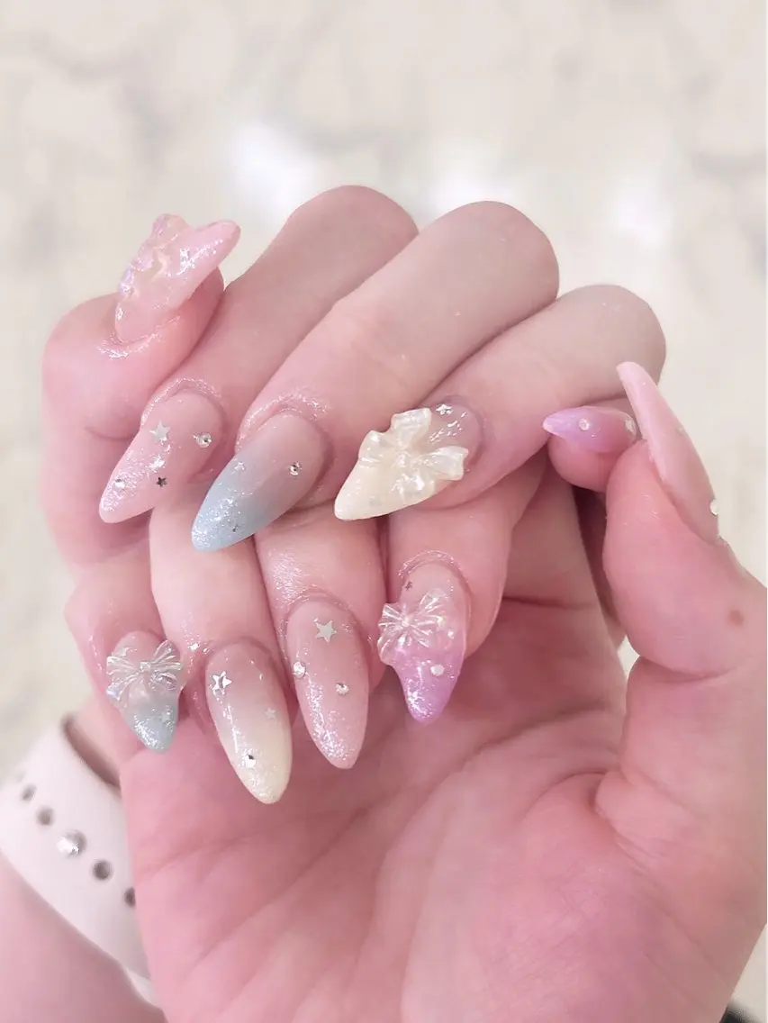 ネイル 長さ出し ハンドネイル ️🫧みつき/ 渋谷/痛ネイル️🫧のネイルデザイン