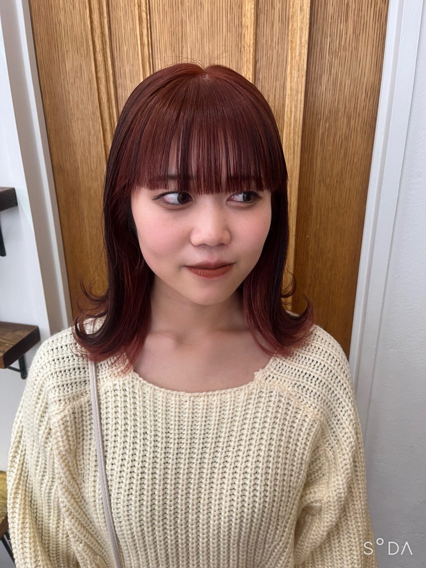 セミロング カラー くいた あやなのヘアスタイル