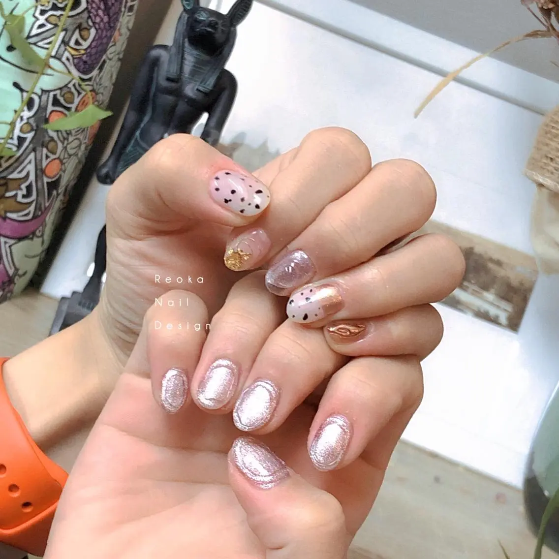 ミディアム ネイル ハンドネイル Blowe ニュアンスのネイルデザイン