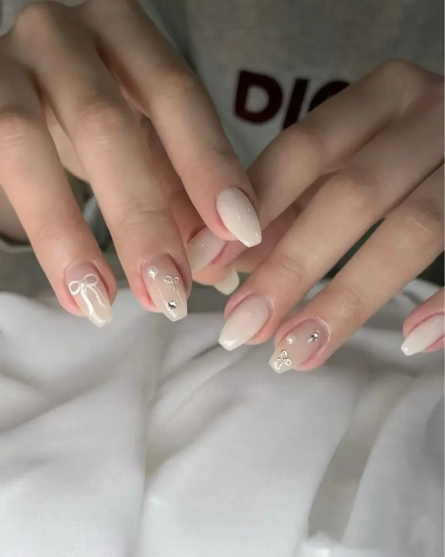 ネイル フラワーネイル フレンチネイル ジェルネイル ガラスフレンチ ハート ハンドネイル ハンドケア BabyYouMi nailのネイルデザイン