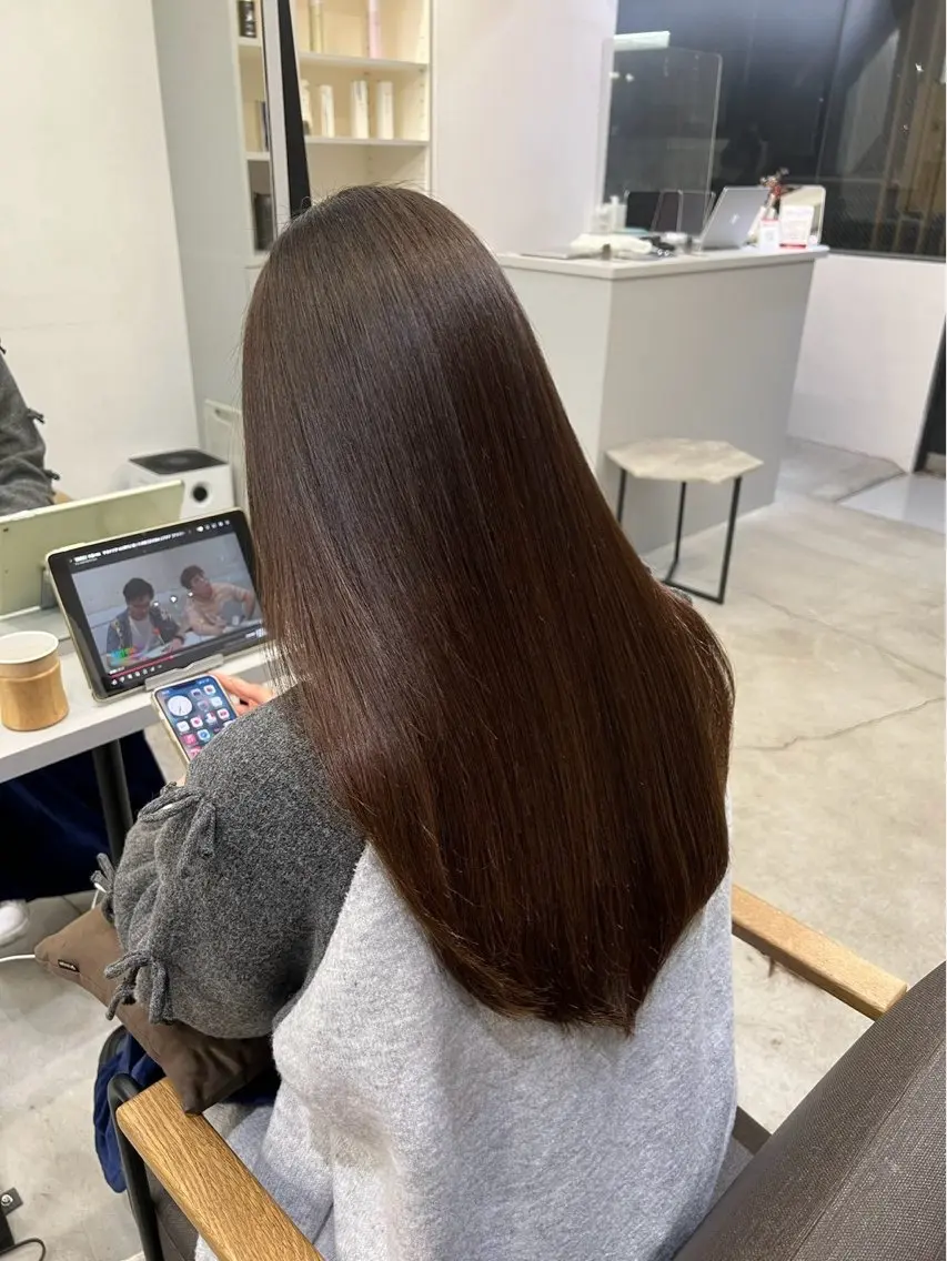 ロング パーマ 髪質改善 レイヤーカット 縮毛矯正 トリートメント 酸性ストレート 縮毛矯正 🍒モテ暖色カラー × うる艶✧ ゆなのヘアスタイル
