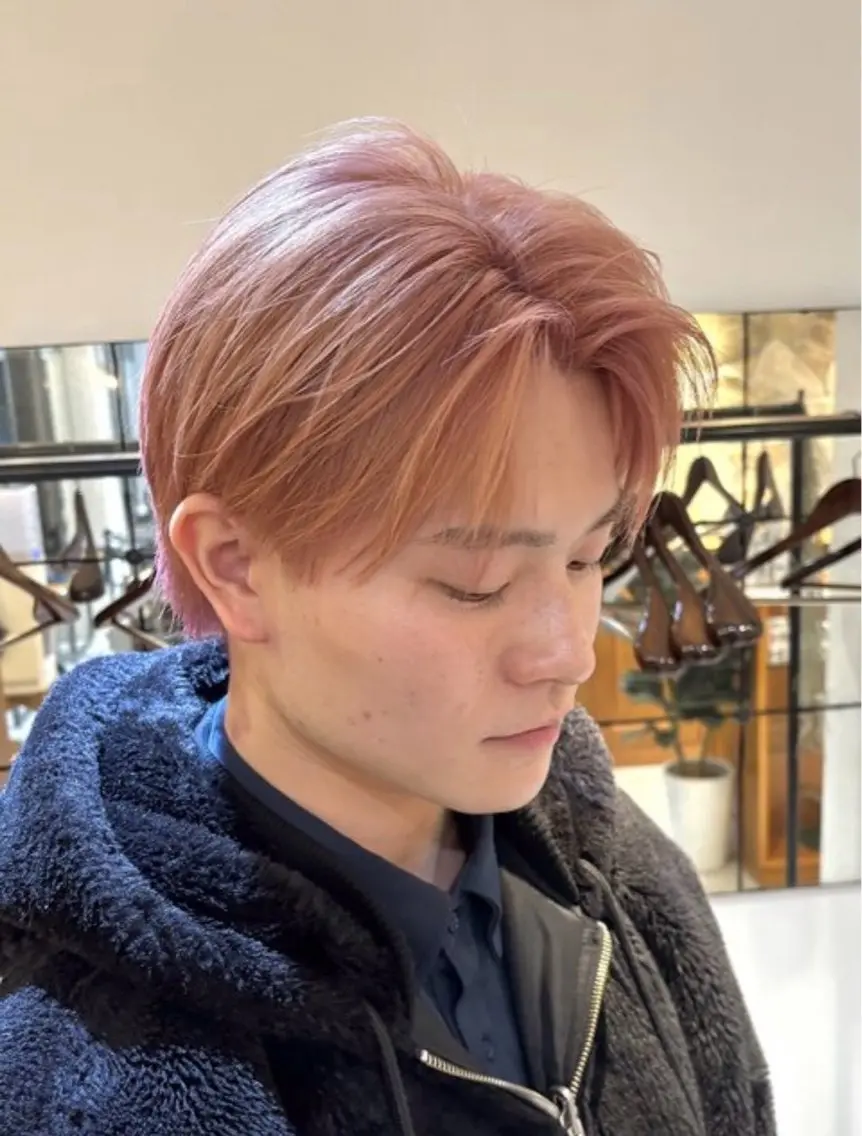 カラー メンズ メンズブリーチ センターパート メンズハイトーン カルマパーマ メンズ韓国風 カット ヘアカラー 似合わせメンズカット ブリーチ/ウルフ/栄のヘアスタイル