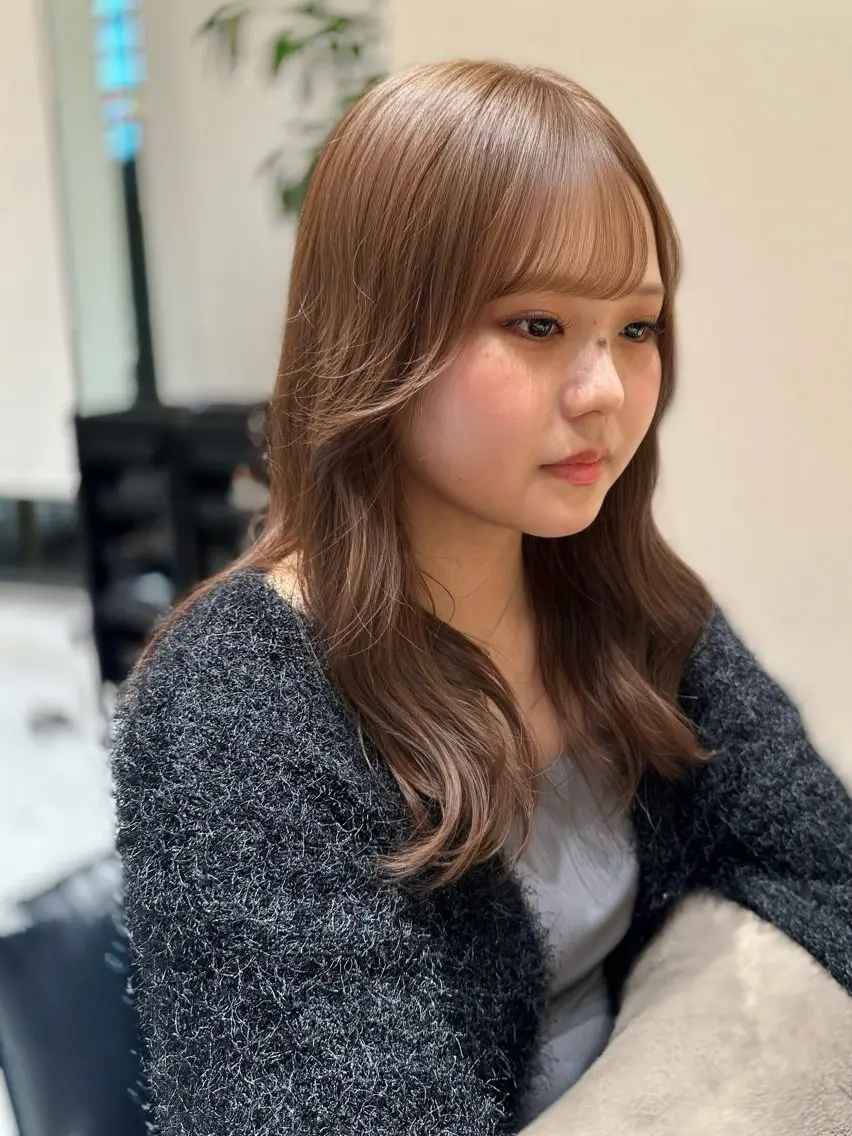 セミロング カラー カット ヘアカラー トリートメント ヘッドスパ ヘアセット ミオ💎ショート 透ける暗髪のヘアスタイル