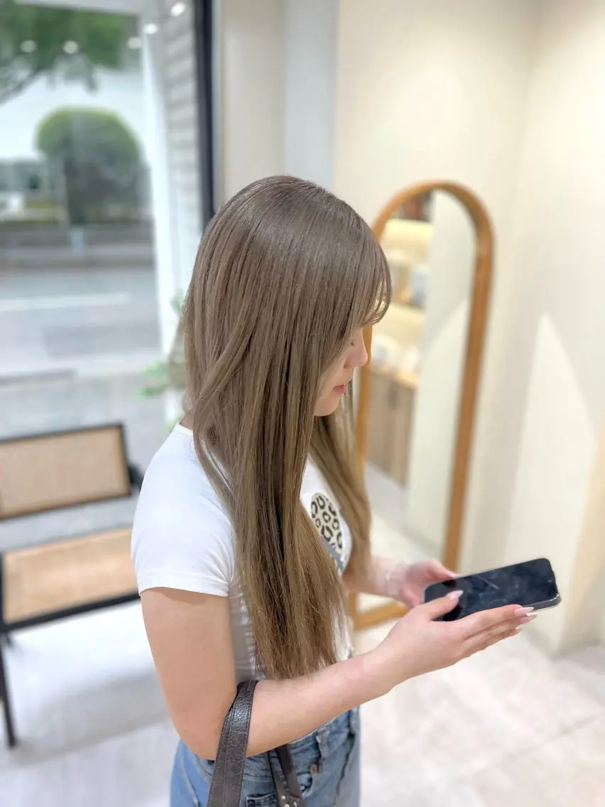 ロング カラー Zina aimiのヘアスタイル