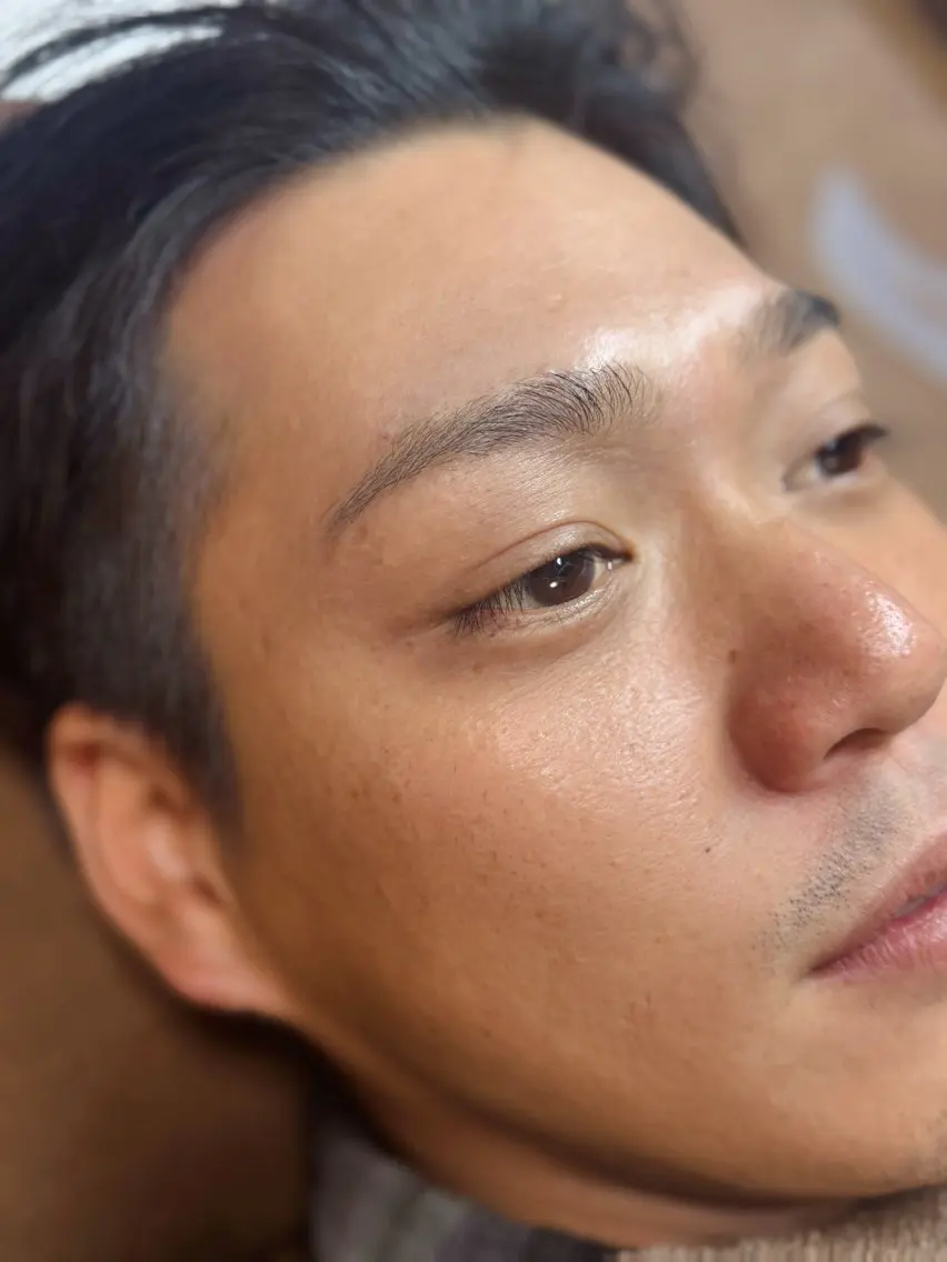 【顔の印象8割は眉】MENS美眉スタイリングの写真