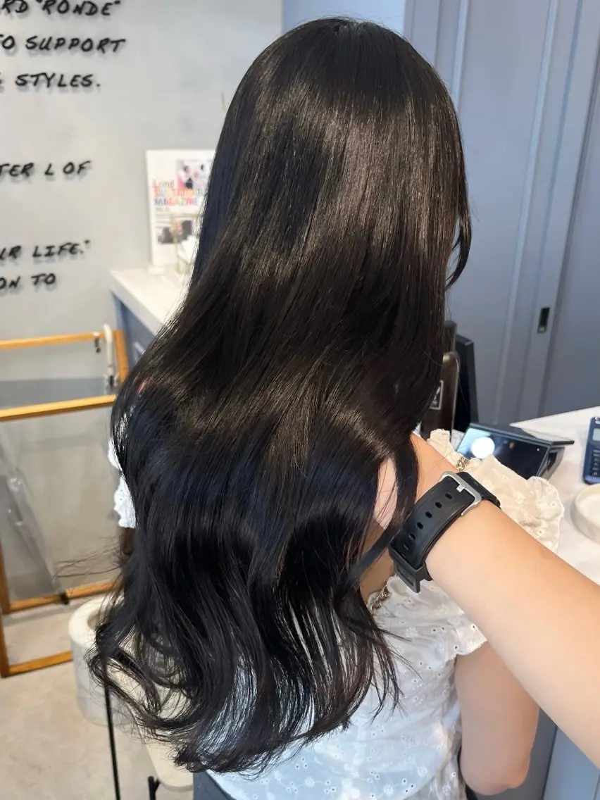 ロング 𝙆𝙖𝙞🎀🩶 レイヤー/縮毛矯正のヘアスタイル