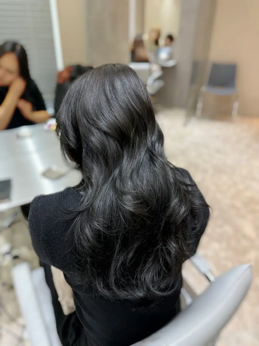 ロング カラー レイヤーカット ヘアカラー トリートメント 🖤 Aya 🖤 Zina 梅田茶屋町のヘアスタイル