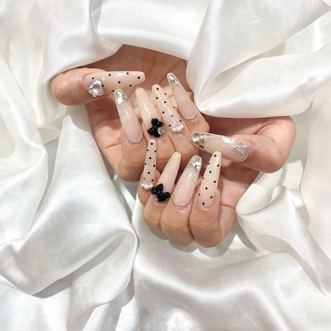 【HAND】オフなし⭐️チップ長さだし10本+120分パーツつけ放題+ワンカラーorラメグラの写真